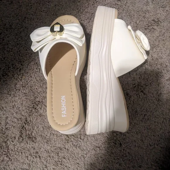 Platform Sandals - Picture 3 of 4